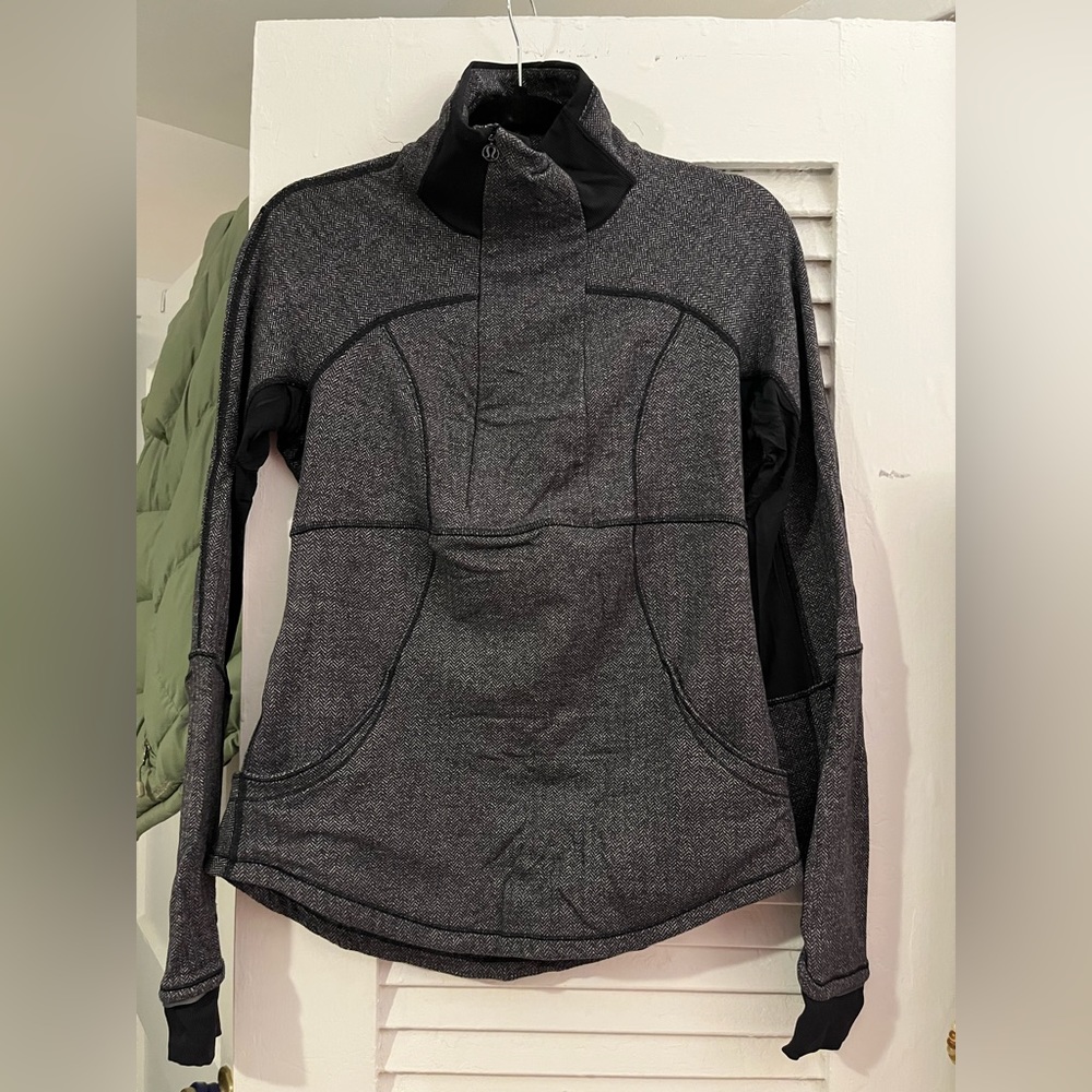 LuLulemon Scuba Half Zip Black Herringbone Size 8